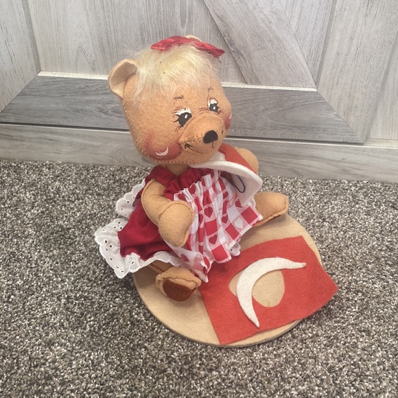 Vintage 1997 ANNALEE Mouse/Bear Doll Figure Valentine Heart Day - Picture 3 of 7